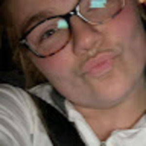 Meet your Posher, Laci